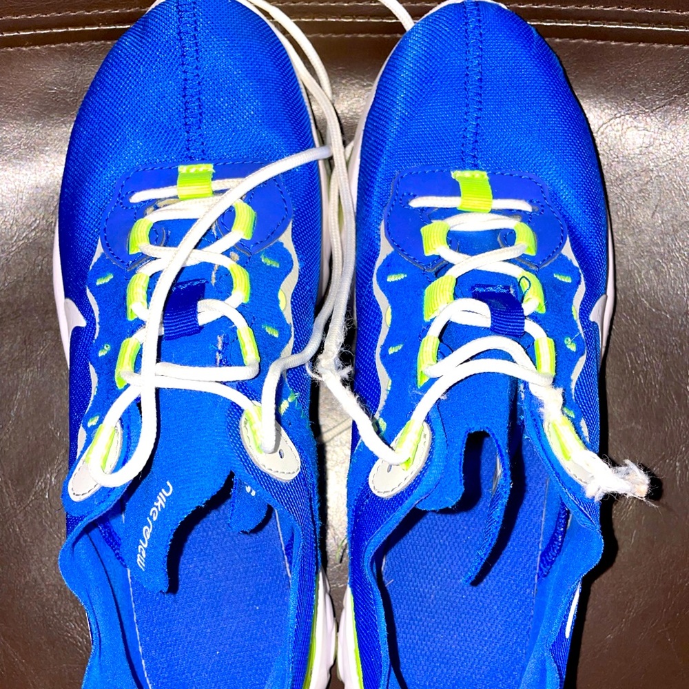 Boys Nike Renew tennis shoes